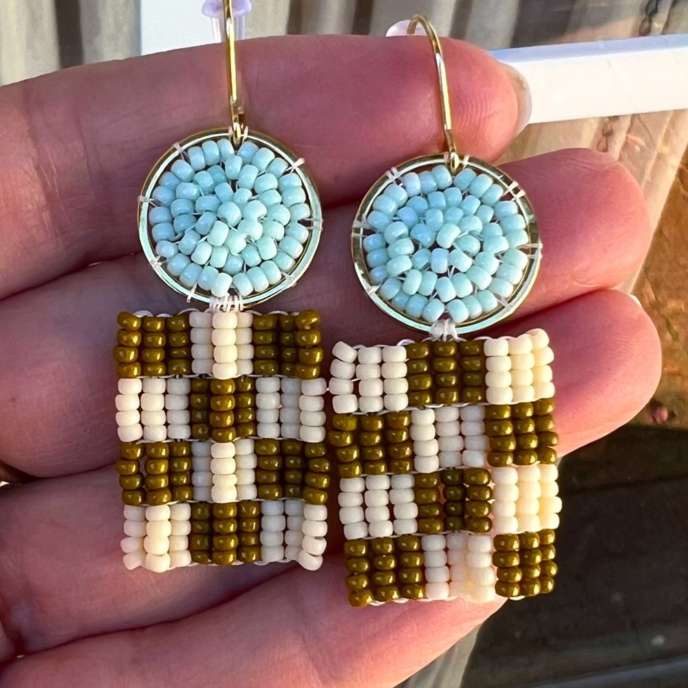 Poppy Maven - Beaded Earrings